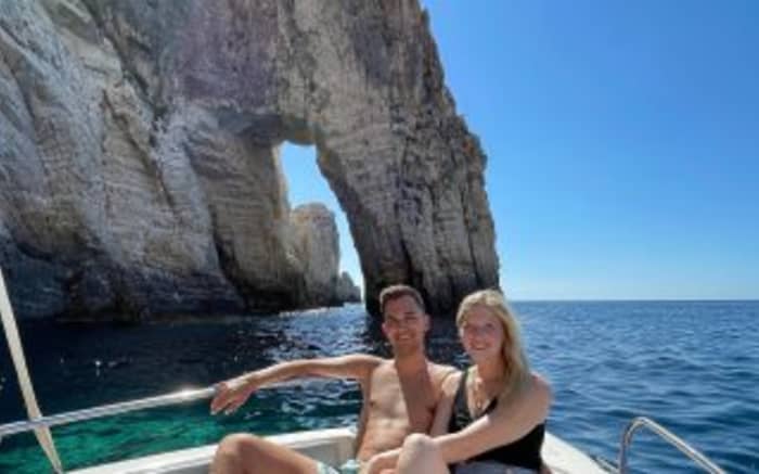 Southern Discovery: Turtle Island & Hidden Caves Tour