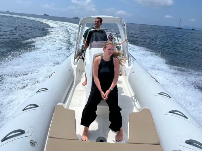 Prestigieuze zee-expeditie in een rubberboot met een stevige romp.