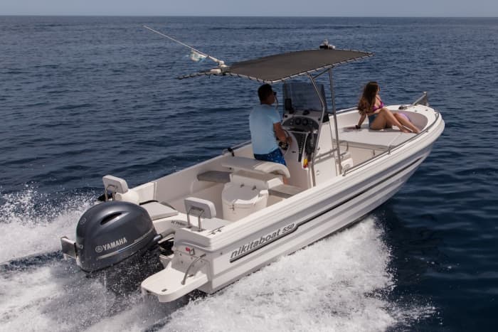 Enjoy 9h on a motorboat in Santorini