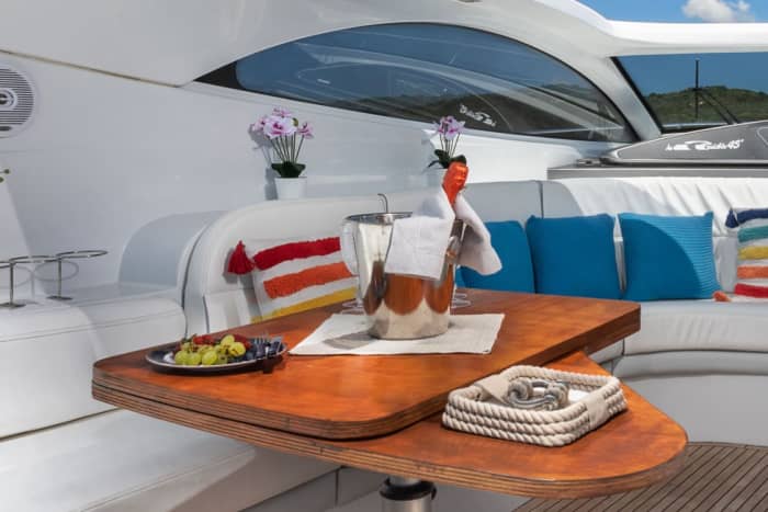 Entdecken Sie Porto Cervo auf einem Ganztagesausflug mit dem Motorboot