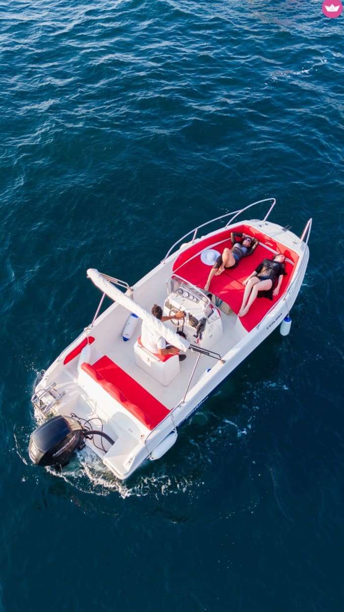 Discover Capri in 3 Hours: Exclusive Cruise