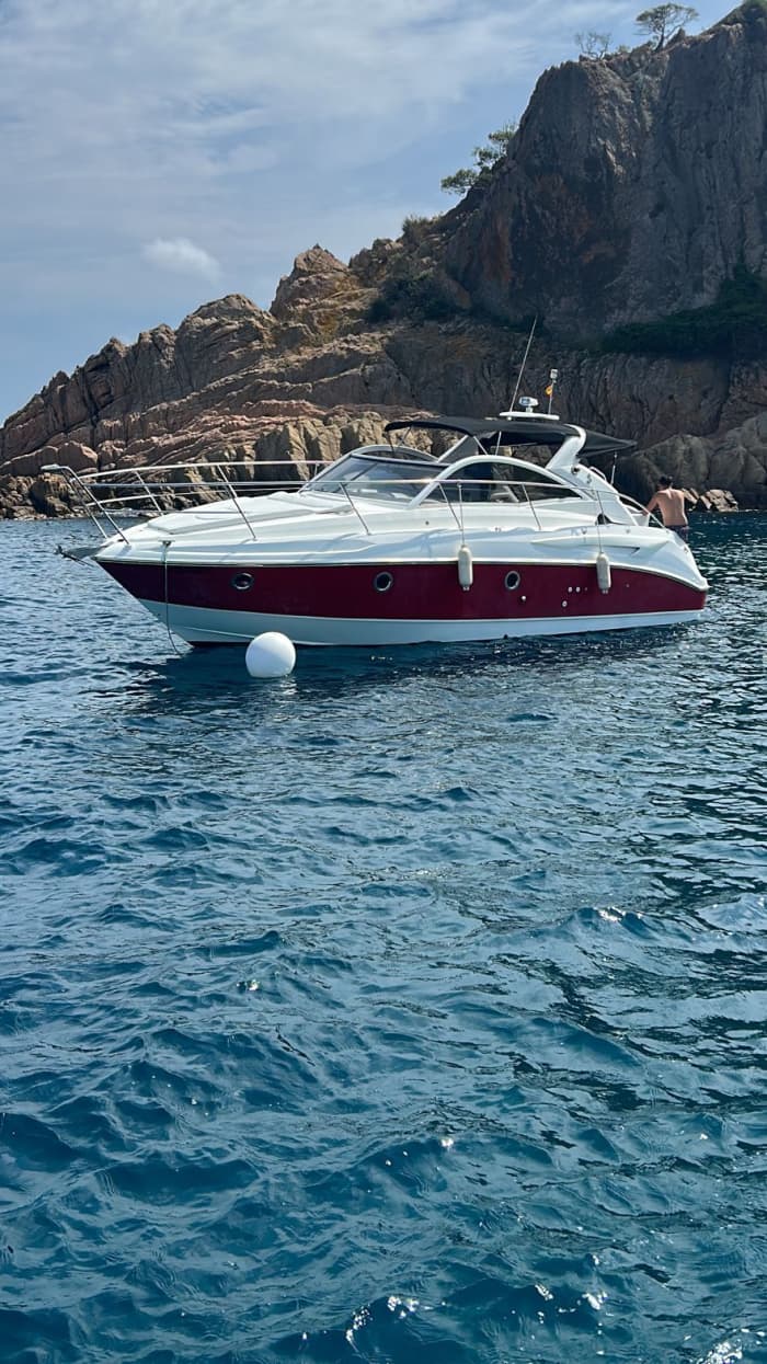 Geniet van 8 uur op een motorboot in Platja d'Aro.