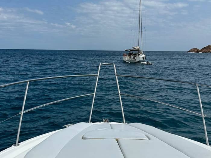 Geniet van 8 uur op een motorboot in Platja d'Aro.