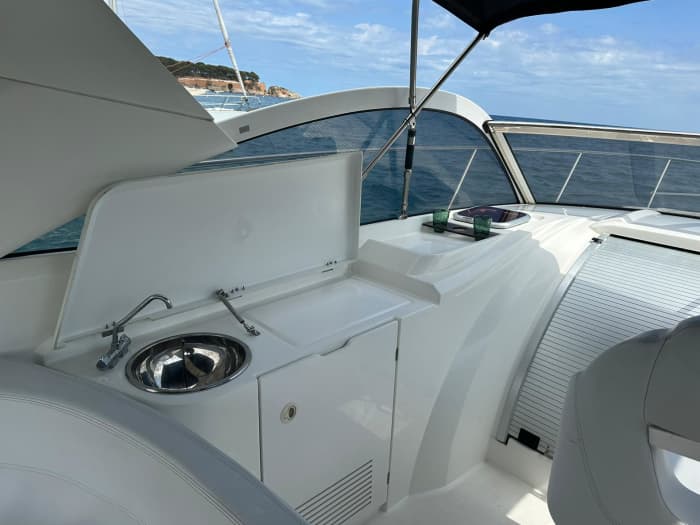 Geniet van 8 uur op een motorboot in Platja d'Aro.