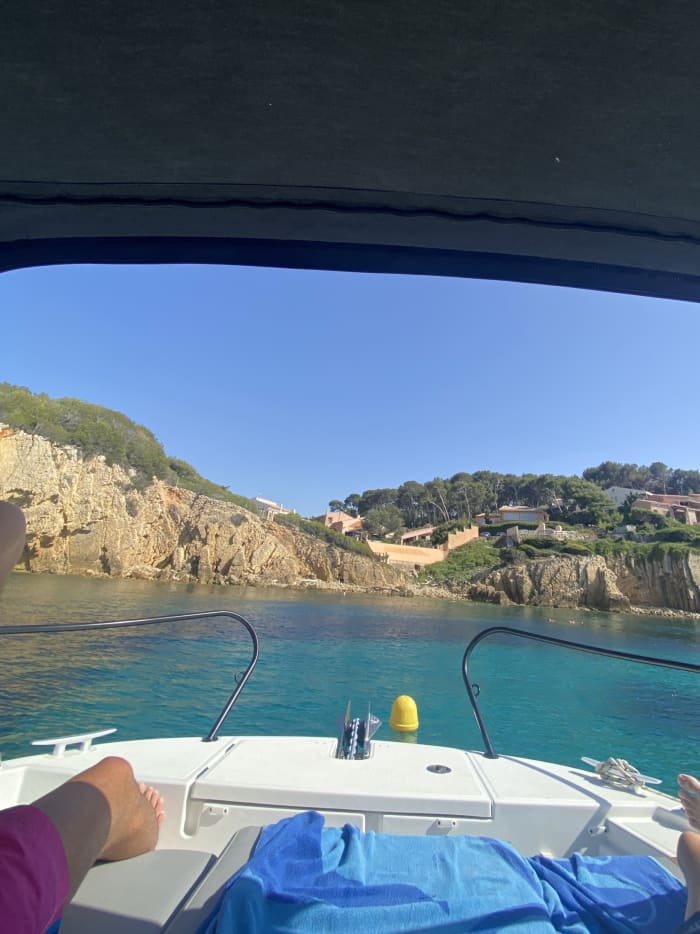 Votre journée à Bandol : Louez un bateau à moteur pour 9h de découverte