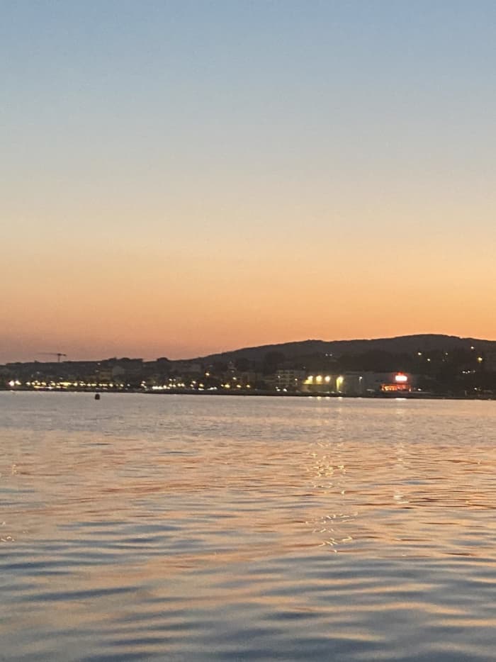 Votre journée à Bandol : Louez un bateau à moteur pour 9h de découverte