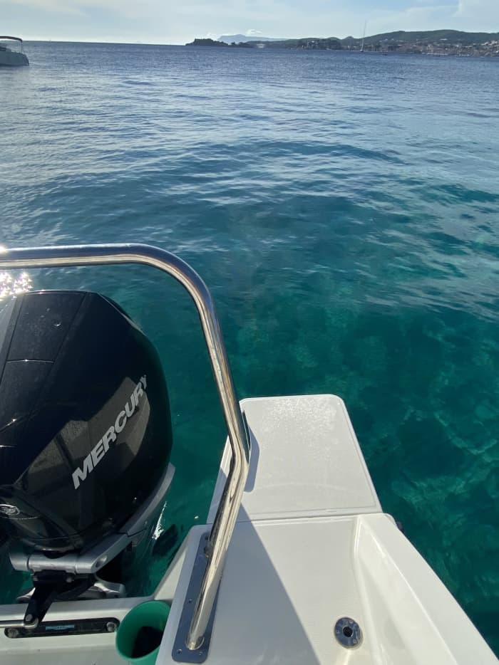 Votre journée à Bandol : Louez un bateau à moteur pour 9h de découverte