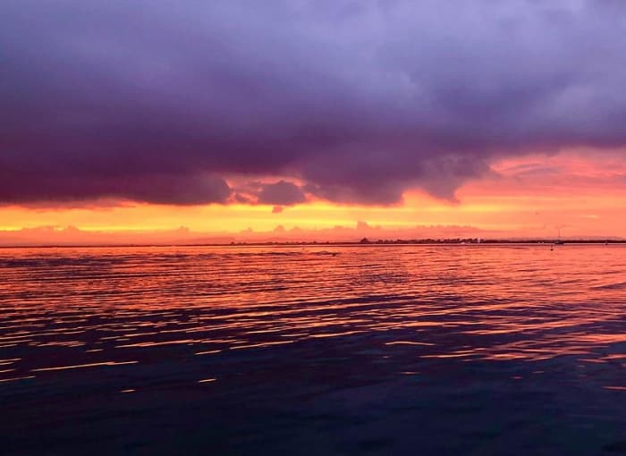 Zonsondergang op een zeilboot in Port Camargue – Privéavond in 2026 (12 minuten)