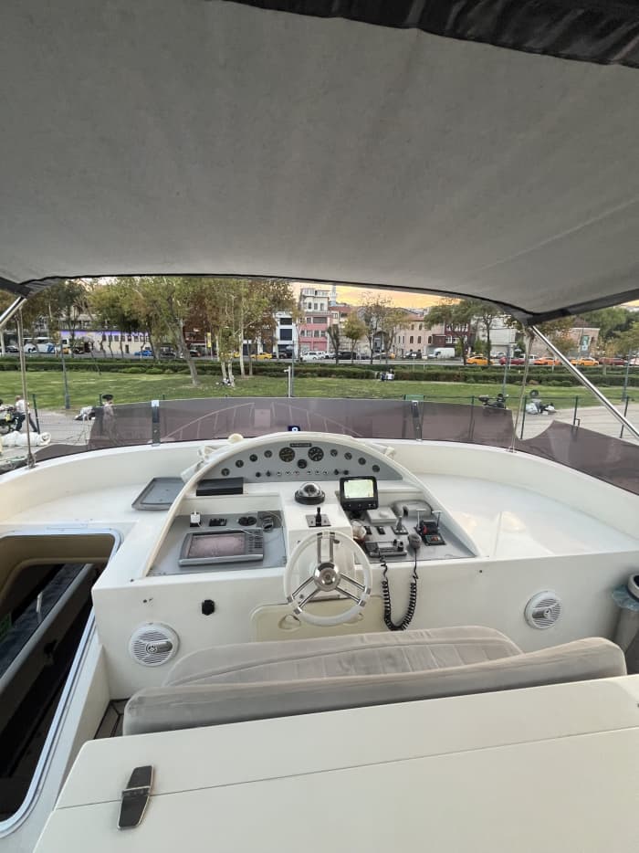 Das Beste von Istanbul erwartet Sie auf dem Wasser: Ihr privater Ganztagesausflug auf einer Motoryacht