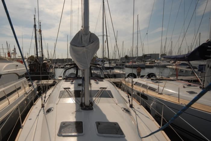 Erkunden Sie Valencia und genießen Sie einen ganzen Tag Segeln auf einem Segelboot.