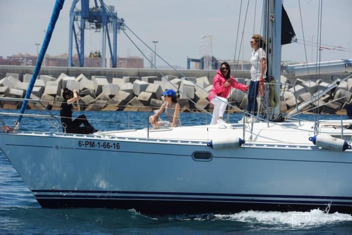 3h Sailing Trip: Paddleboards and snorkel included!