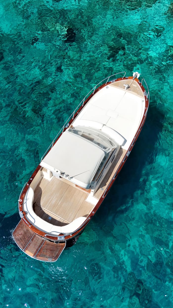 Van Sorrento naar Capri: exclusieve Gozzo-tour tussen zee en wonder