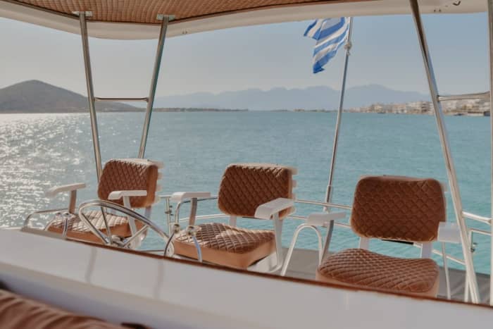 Croisière privée en yacht à moteur de 15 mètres — Port d'Elounda à Spinalonga et baie de Mirabello (3 à 6 heures)