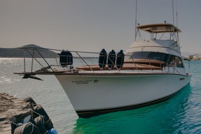 Croisière privée en yacht à moteur de 15 mètres — Port d'Elounda à Spinalonga et baie de Mirabello (3 à 6 heures)
