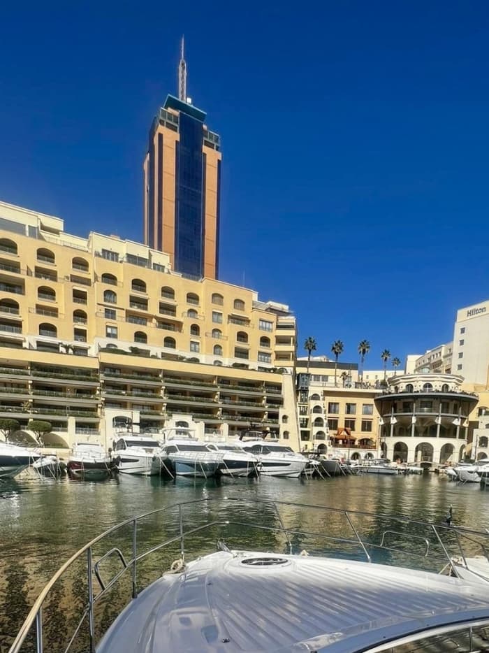 Le pur plaisir de la voile : Vivez la magie de Saint Julian's