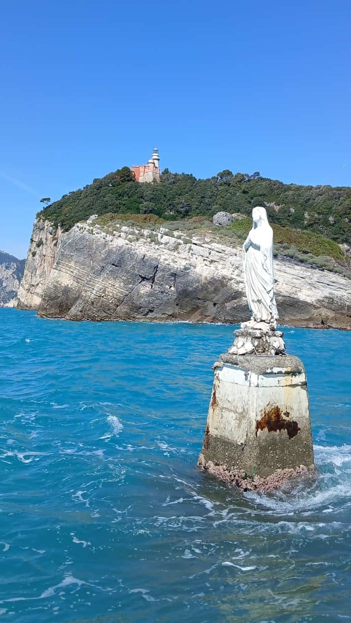 Rejs o zachodzie słońca w kierunku Portovenere