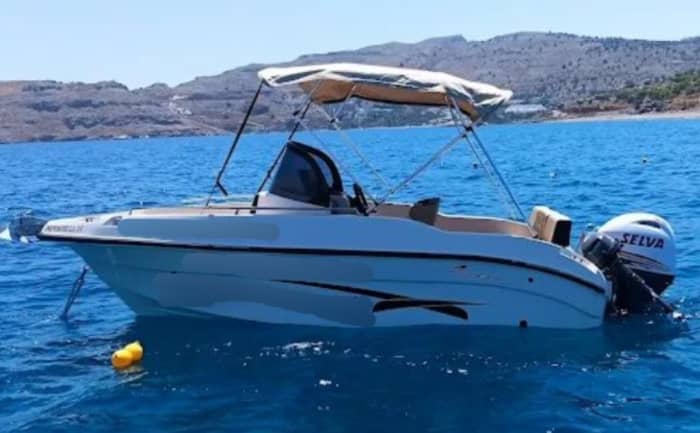 3h30 de soleil autour de Lindos en bateau à moteur