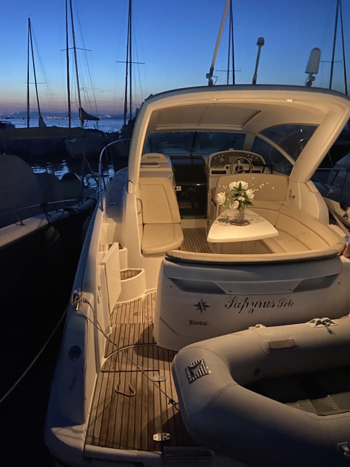 Louez un bateau à moteur pour 3 heures de plaisir