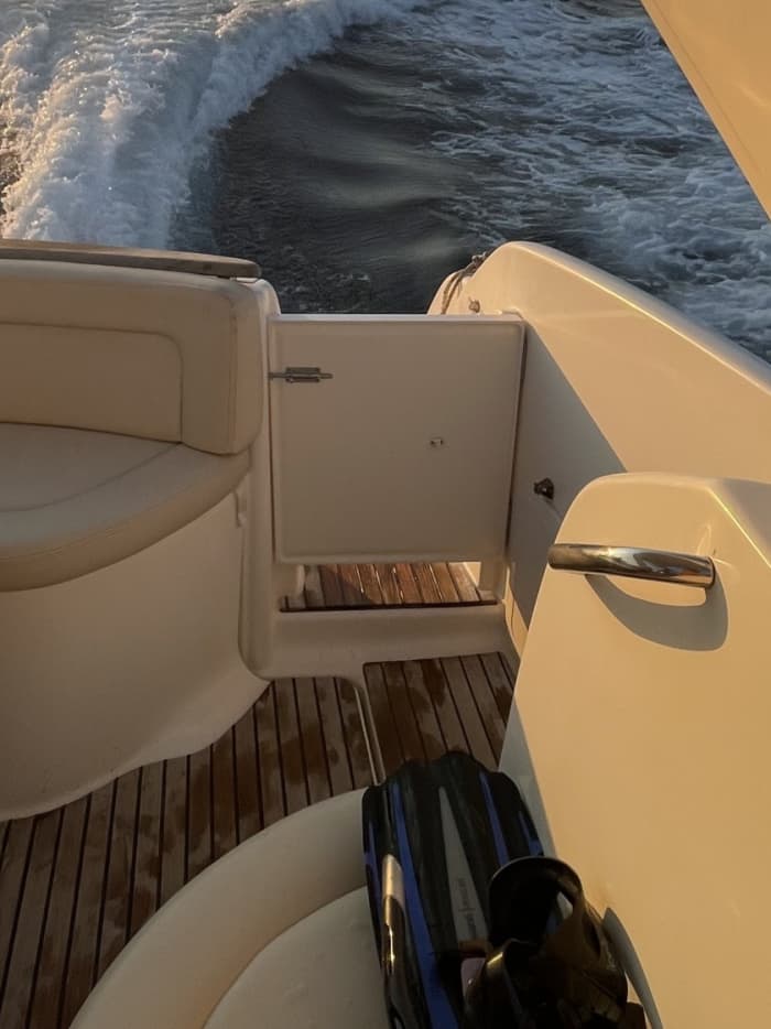 Louez un bateau à moteur pour 3 heures de plaisir