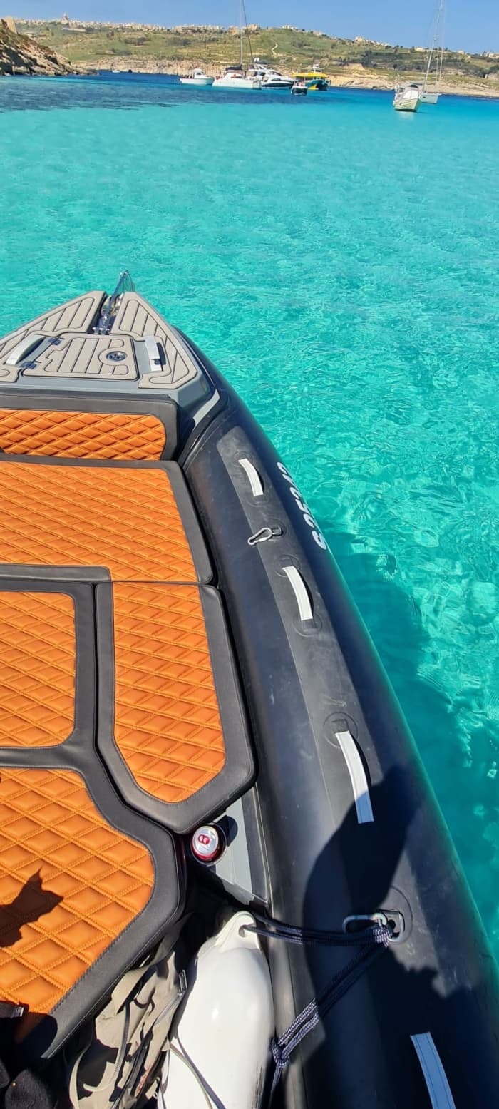 Profitez de chaque instant : une journée ensoleillée autour de Gozo en bateau à moteur