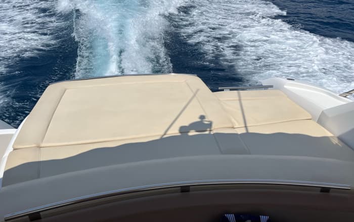 Mieten Sie ein Motorboot für 4 Stunden Spaß