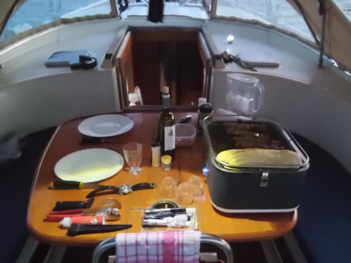 The rhythm of Hyères: Unforgettable moments on a sailboat