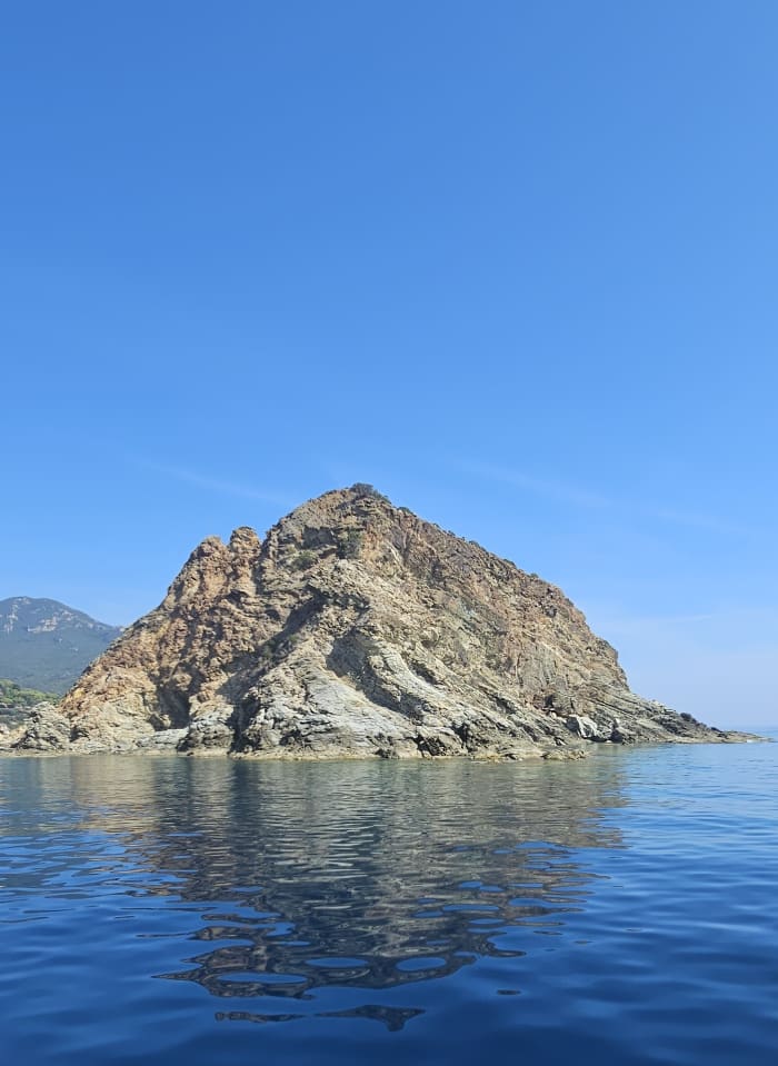 Une journée autour de Porto Ercole : Profitez de 9 heures de découverte en bateau à moteur