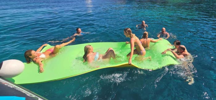 Une journée autour de Porto Ercole : Profitez de 9 heures de découverte en bateau à moteur