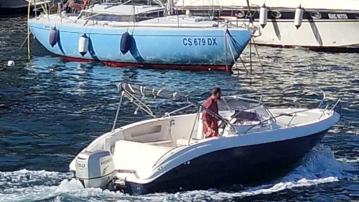 Profitez de 8 heures de navigation à moteur à Sorrente