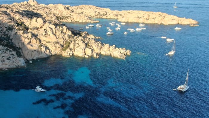 Ein Tag in La Maddalena mit einem Motorboot