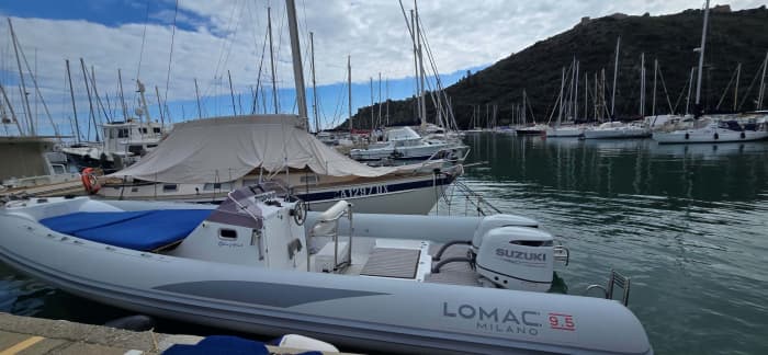Découvrez Porto Ercole en bateau à moteur pendant 9 heures