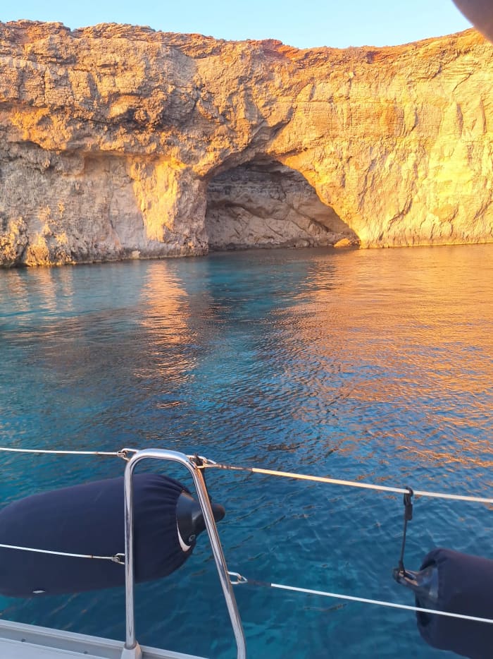 Passeio de um dia para Comino, Lagoa Azul, Lagoa de Cristal e Cavernas