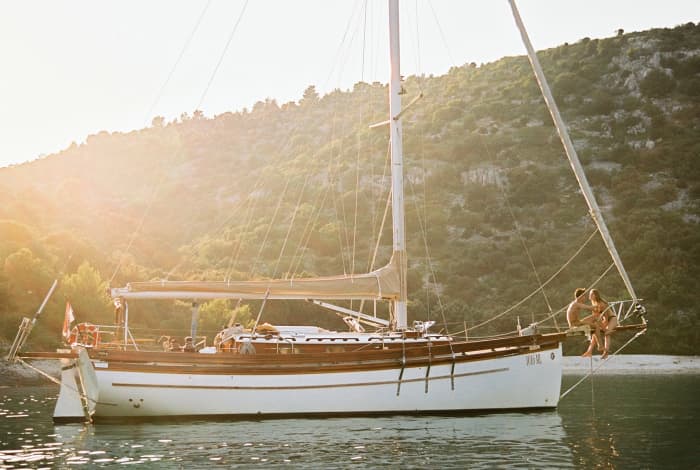 Geniet van een hele dag zeilen in Mali Losinj op een zeilboot.