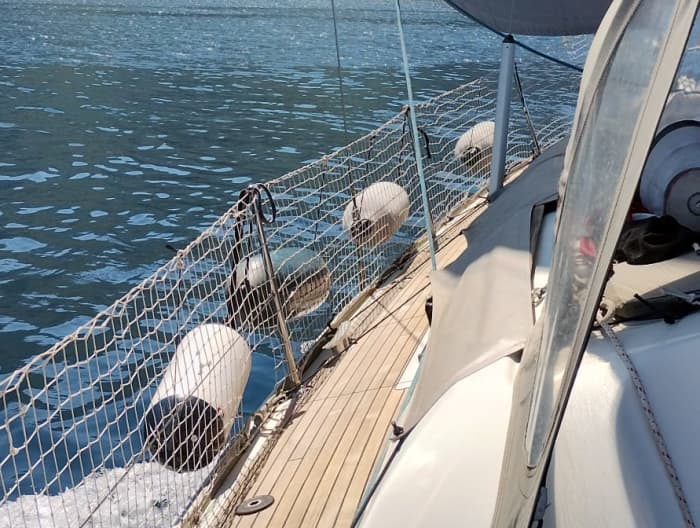 Sorrento by sailboat: the peninsula's caves and coves