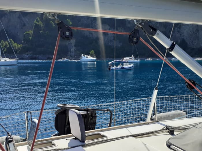 Sorrento by sailboat: the peninsula's caves and coves
