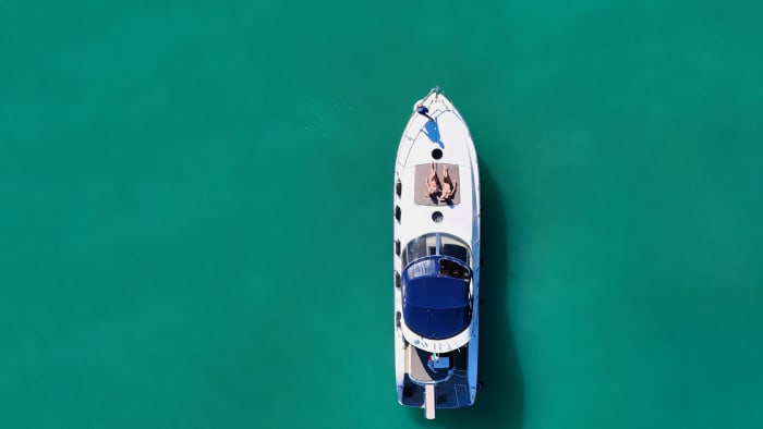 Ontsnapping uit de wilde natuur: luxe dagtocht in de Golf van Dichters aan boord van Elki 4