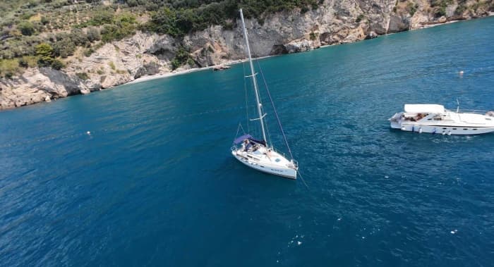 SORRENTO ZEILBELEVING – EEN DAG ZEILEN OP DE GOLF VAN NAPELS