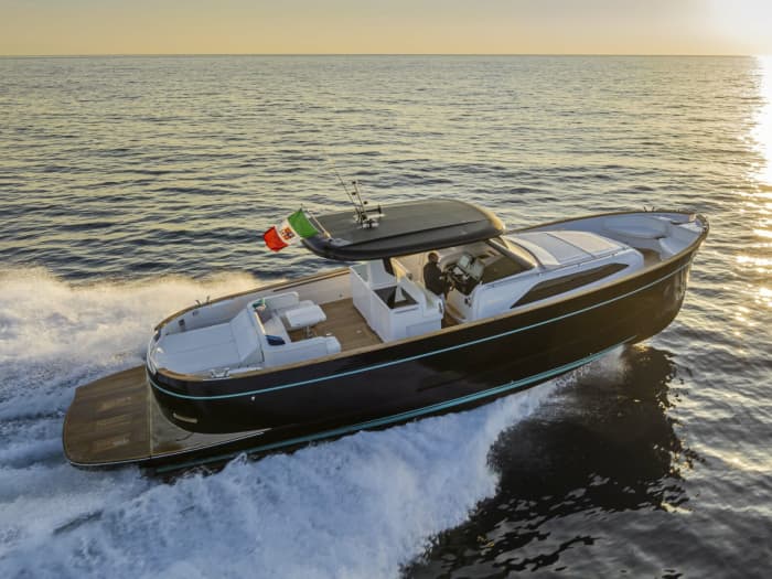 Luxe dagtocht op een jacht vanuit Sorrento naar Capri