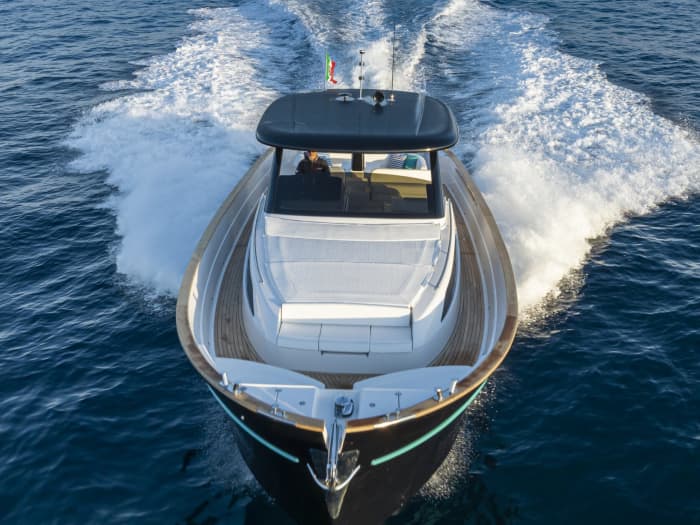 Luxe dagtocht op een jacht vanuit Sorrento naar Capri