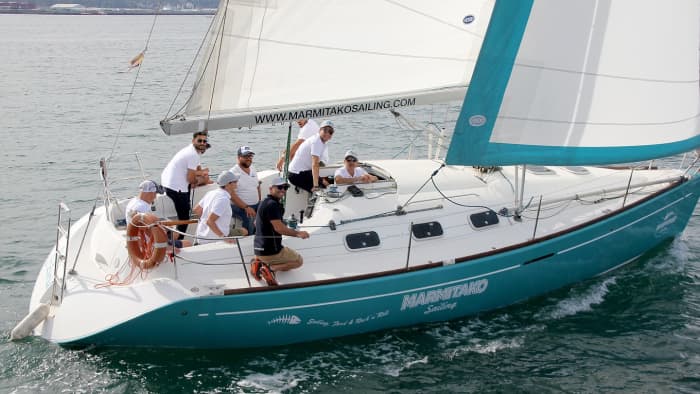 Passez 8 heures à naviguer autour de Getxo en voilier