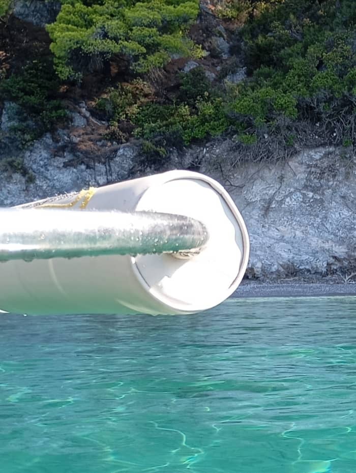 Découvrez Skiathos lors d'une excursion d'une journée en bateau à moteur.