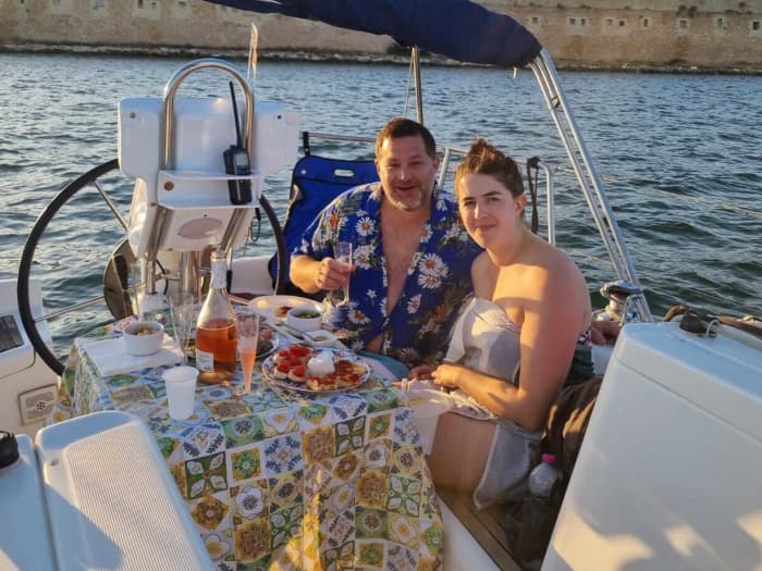 Setzen Sie Kurs auf Freude: Ein ganzer Tag authentisches Segeln in Brindisi auf einem Segelboot