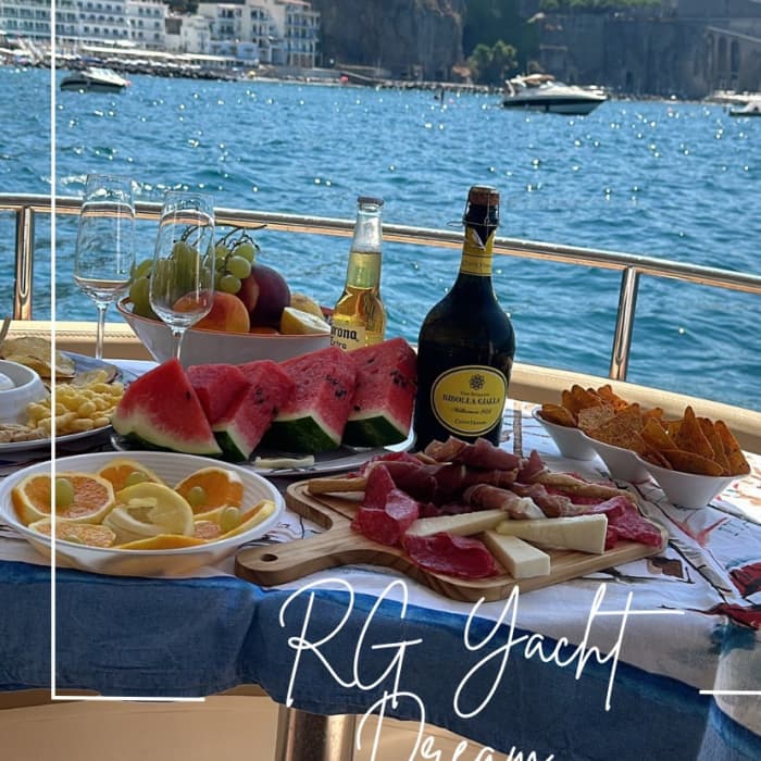 Tu lancha rápida privada para pasar un día en Capri.