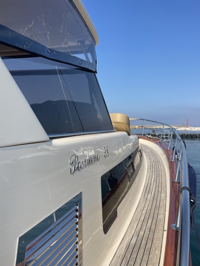 Tu lancha rápida privada para pasar un día en Capri.