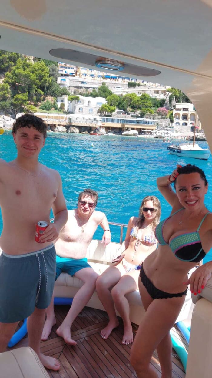 Tu lancha rápida privada para pasar un día en Capri.