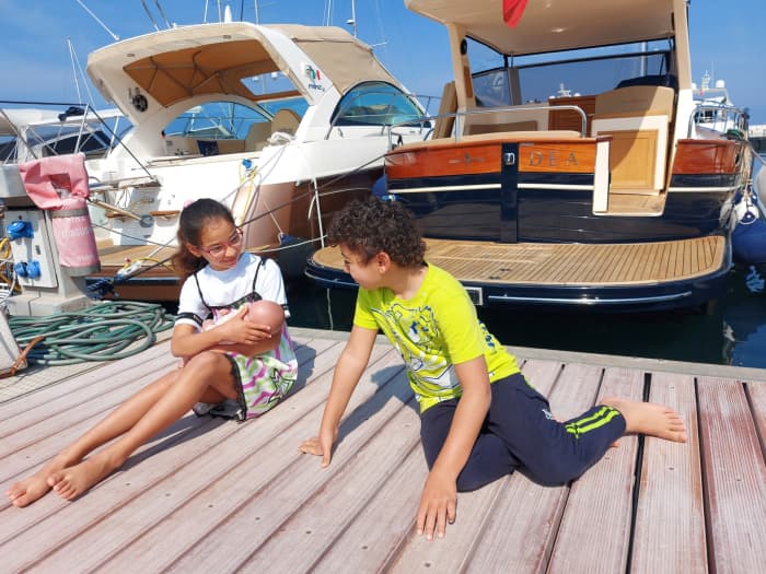 Découvrez Sorrente en bateau à moteur pendant 8h30.