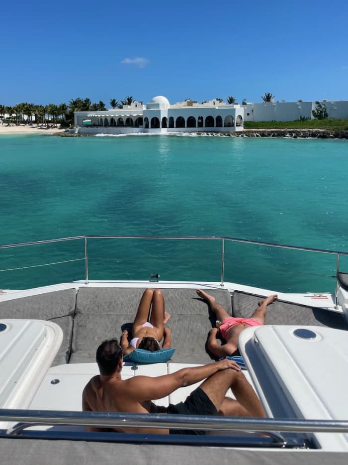 VOGUE — Catamarán a motor Leopard 51PC con capitán y azafata