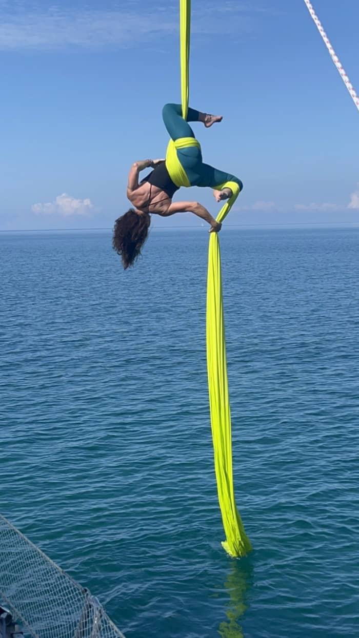 Entdecken Sie Santo Stefano al Mare auf einem ganztägigen Segeltörn