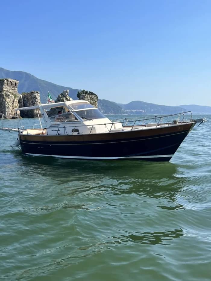 Capri: Exclusieve Gozzo Tour tussen zee en wonderen