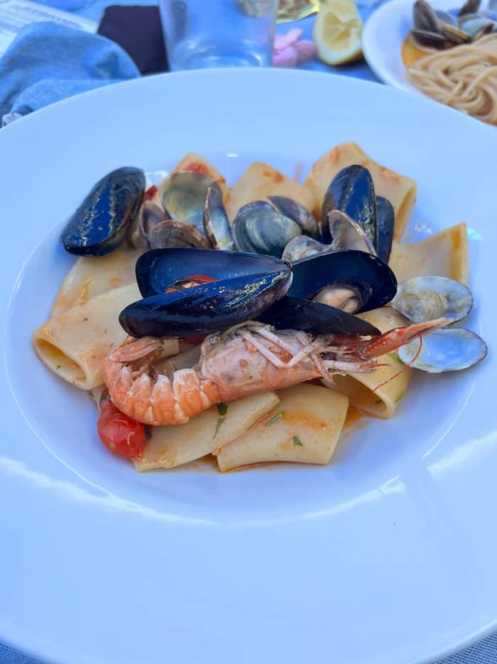 Van Sorrento naar Capri: exclusieve Gozzo-tour tussen zee en wonder